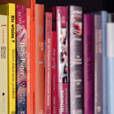 livres classés par couleurs